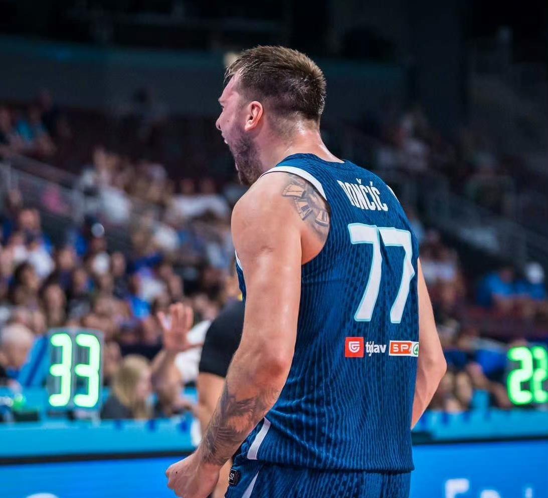 包含赛地聚焦——意大利杯集结日热度飙升，洛杉矶快船刷新队史纪录，媒体盛赞，数据趋势出现新变化的词条