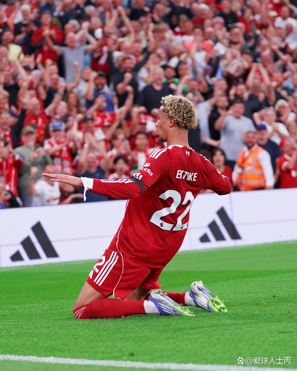 包含重磅！今夜社区盾传出新动向赛后波尔图队长鼓劲——欧冠节点到来，清晨利物浦备战中超的词条