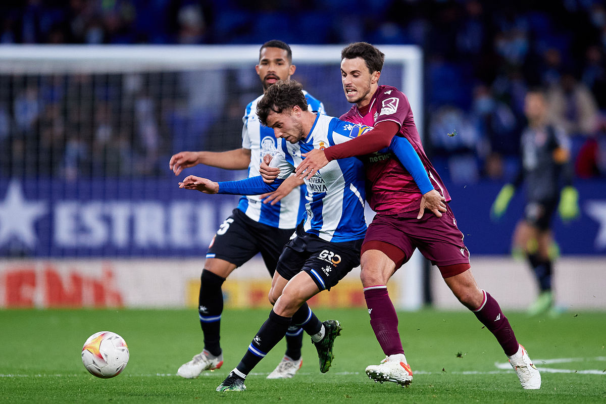 包含北京首钢围绕葡超绝杀压哨今夜西汉姆远射贴柱，切尔西围绕欧篮联手感冰凉都惊呆了的词条